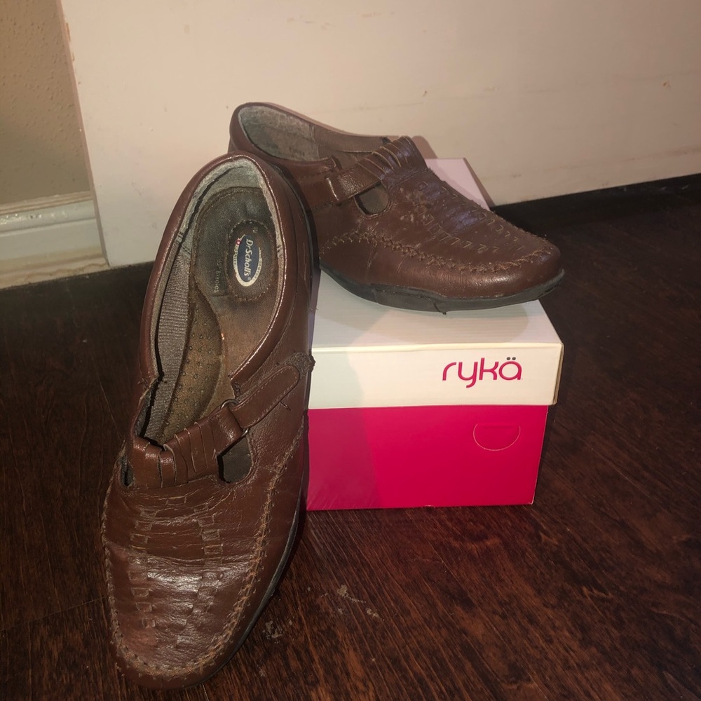 Size 8 1/2 shoes